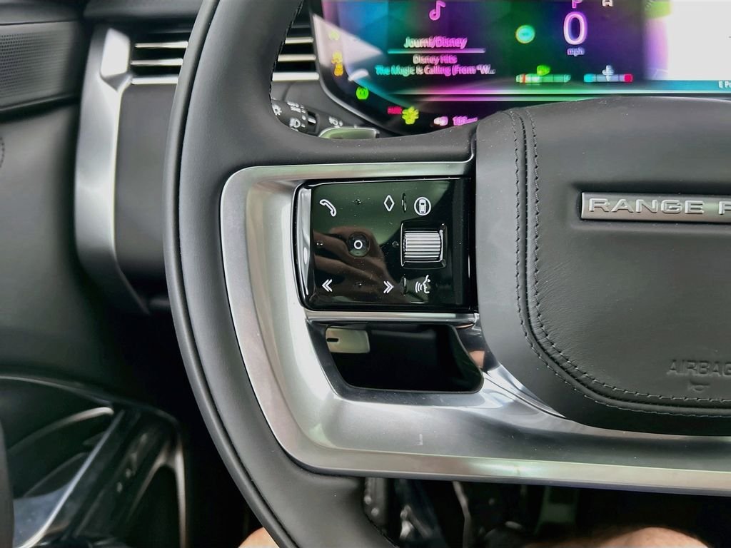 New 2026 Santorini Black Land Rover SE image 11