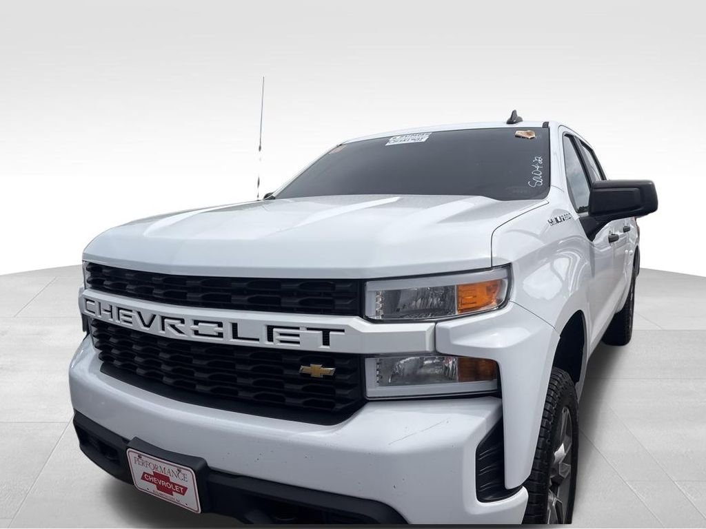 Used 2021 White Chevrolet Custom image 4