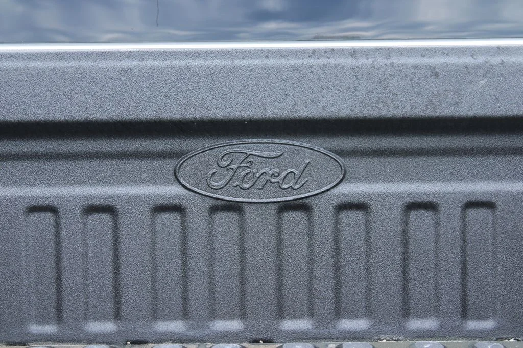 Used 2024 Oxford White Ford Lariat image 18