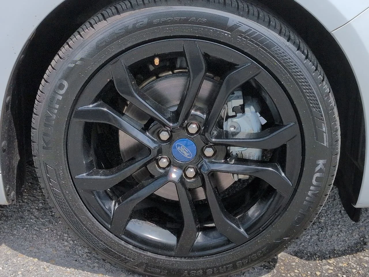 Used 2019 Oxford White Ford SE image 11