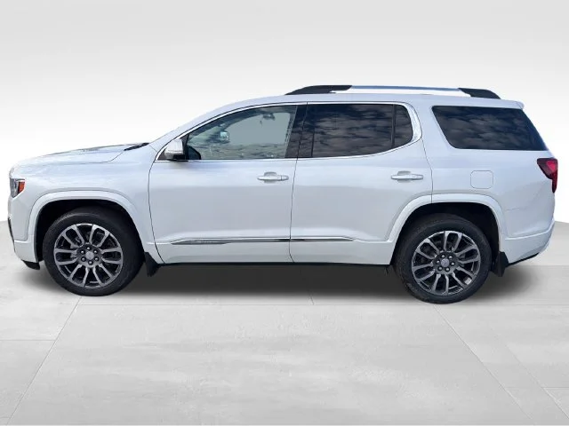 Used 2022 WHITE FROST TRICOAT GMC Denali image 2