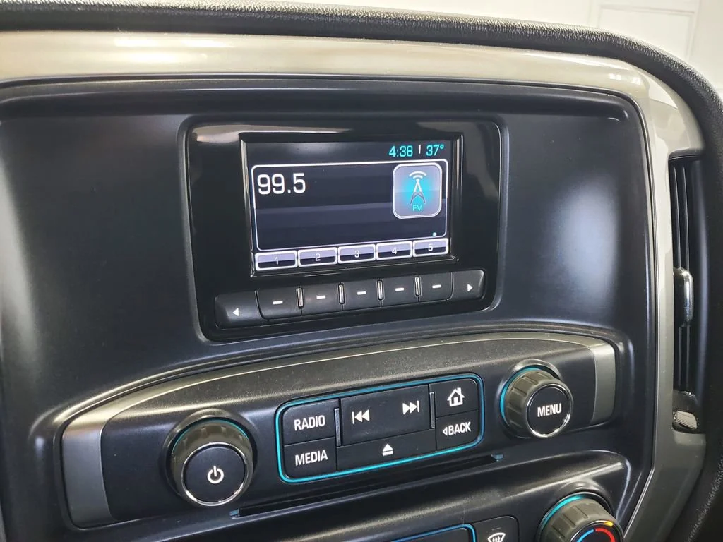 Used 2015 Summit White Chevrolet LT image 17
