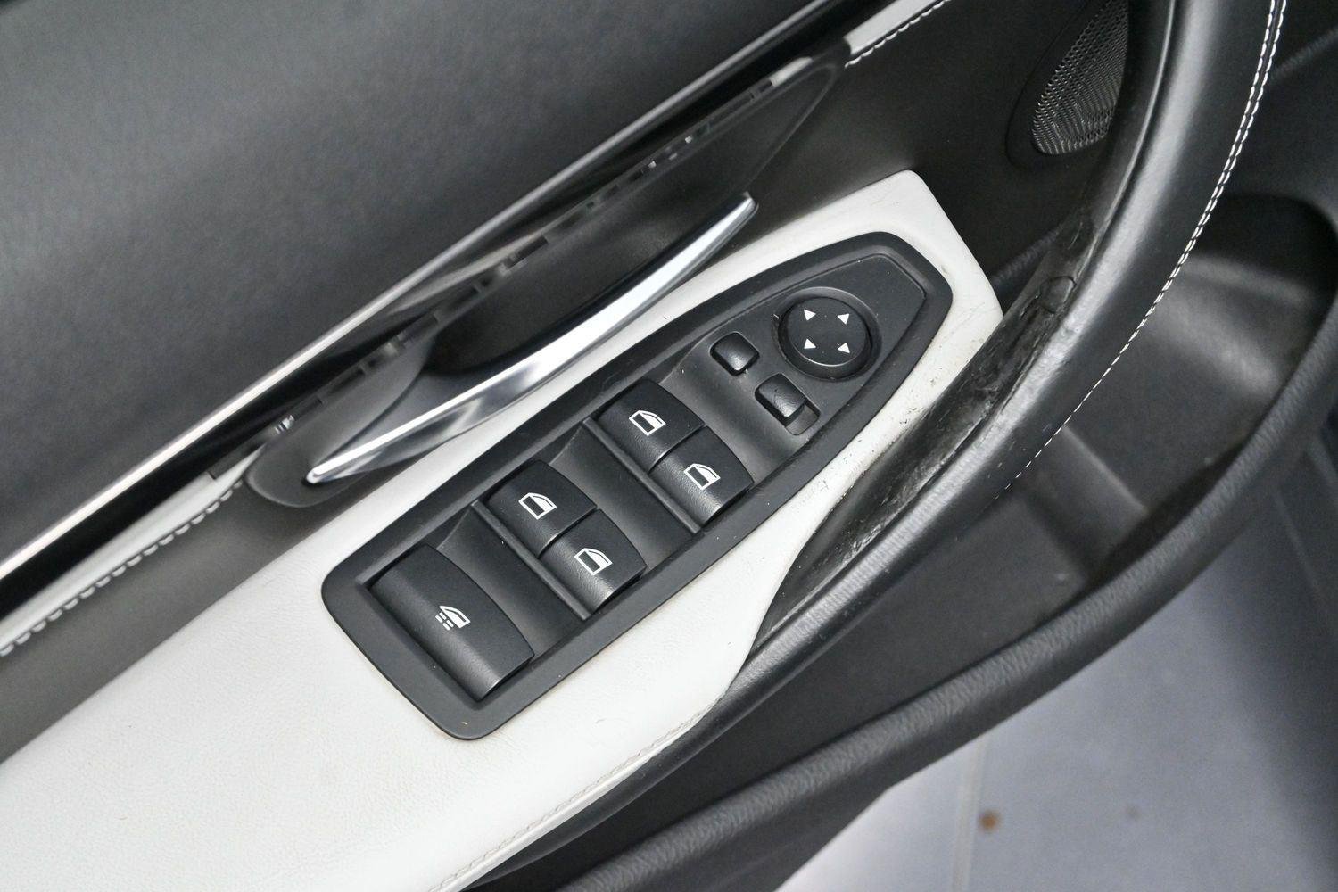 Used 2015 Black Sapphire Metallic BMW M4 image 10
