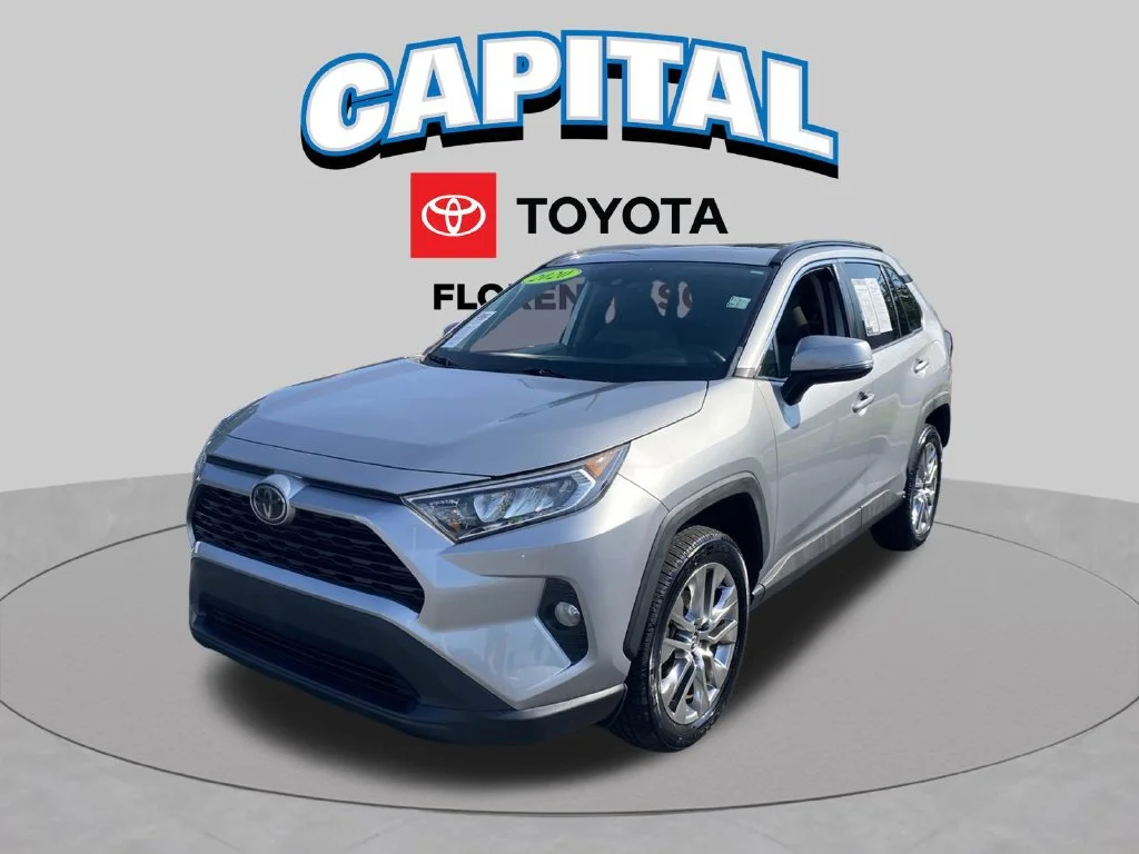 Used 2020 Silver Toyota XLE Premium image 2