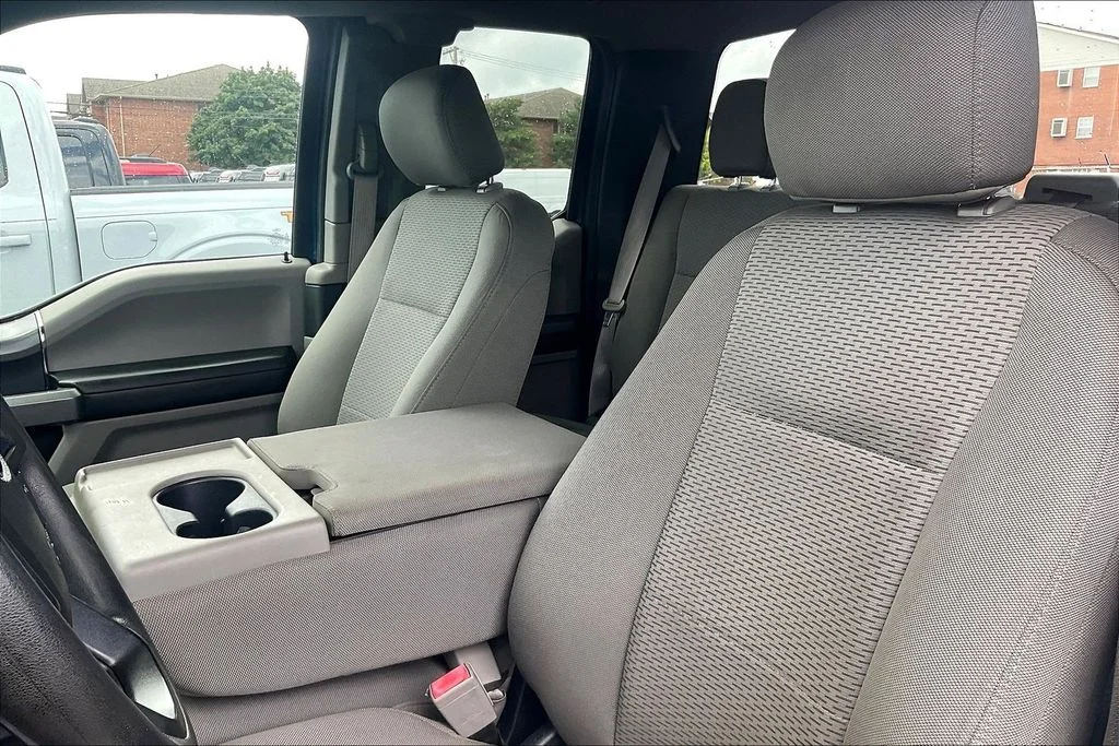 Used 2018 Blue Ford XLT image 24