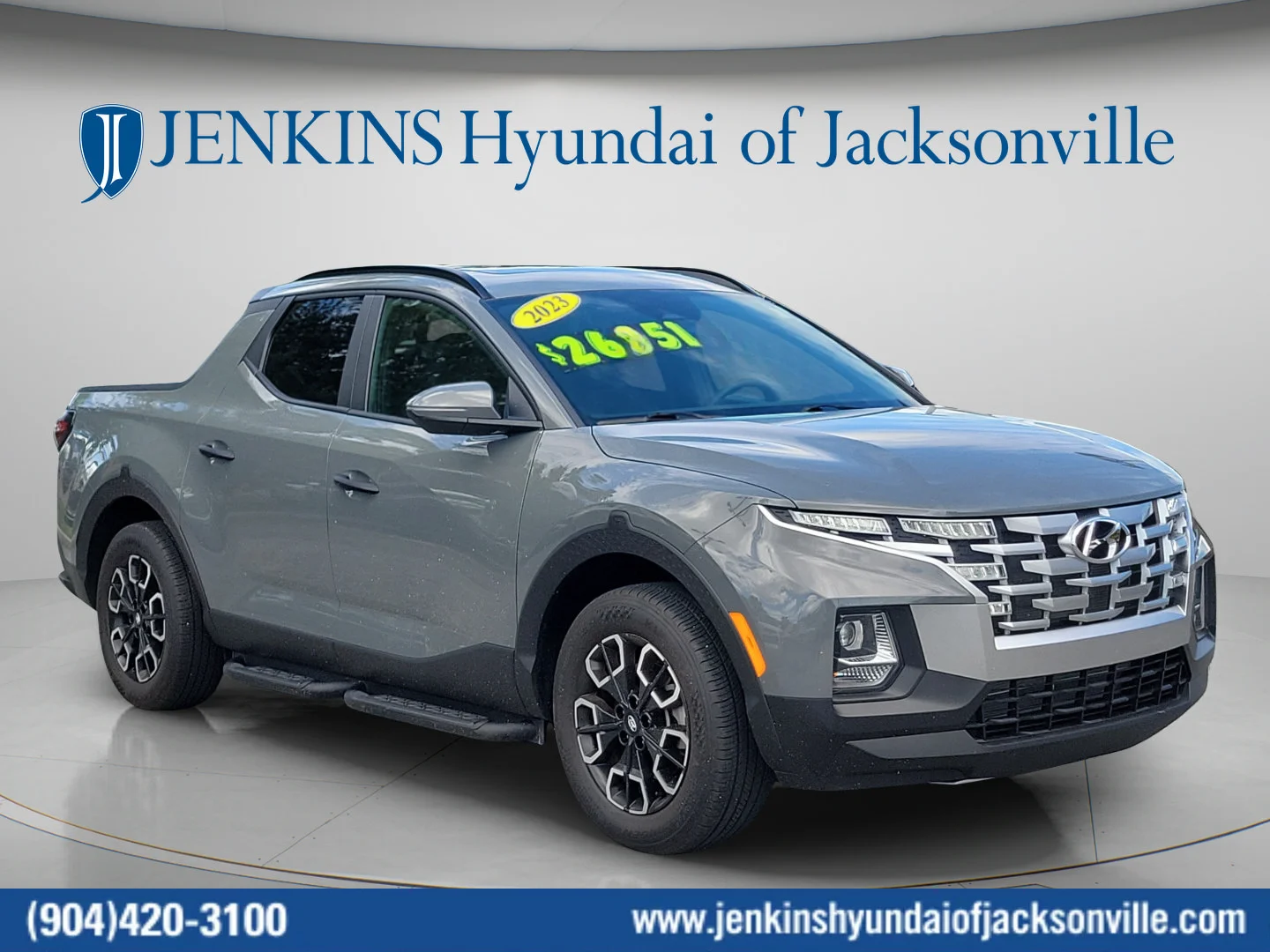Used 2023 Hampton Gray Hyundai SEL image 1