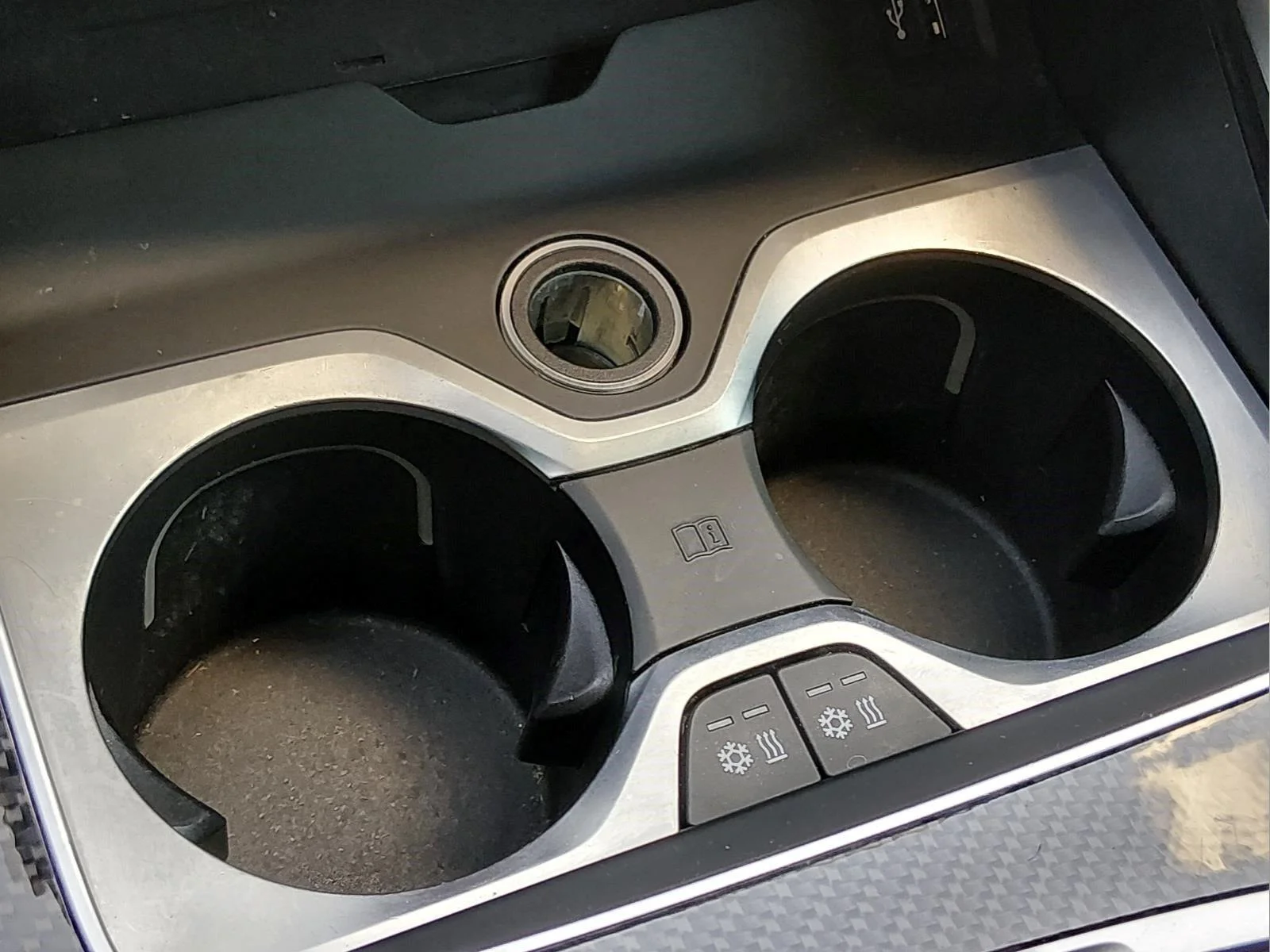 Used 2024 Brooklyn Grey Metallic BMW M60i image 25