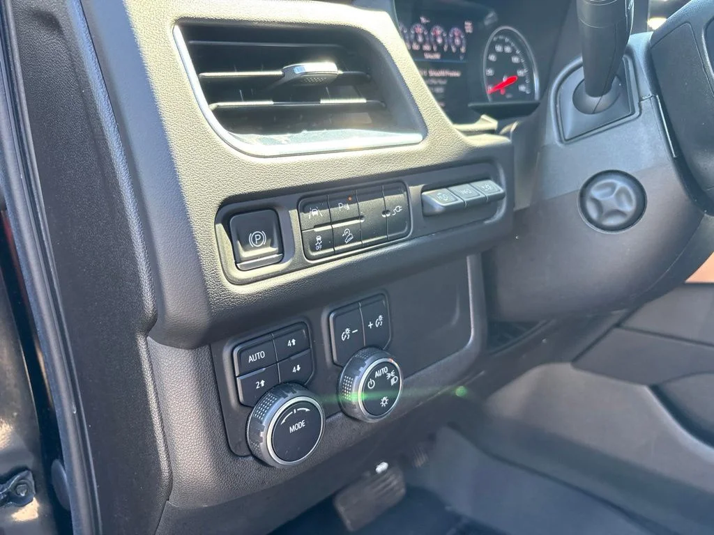 Used 2021 Black Chevrolet High Country image 39