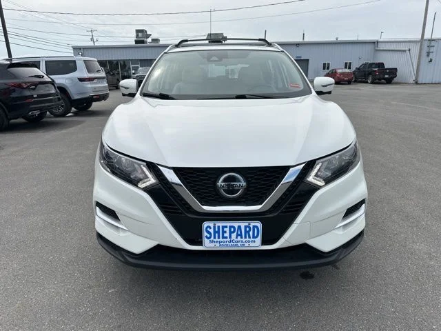 Used 2022 White Nissan SL image 2