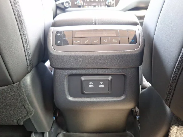 New 2026 Scarlet Ember Tintcoat Nissan SL image 30