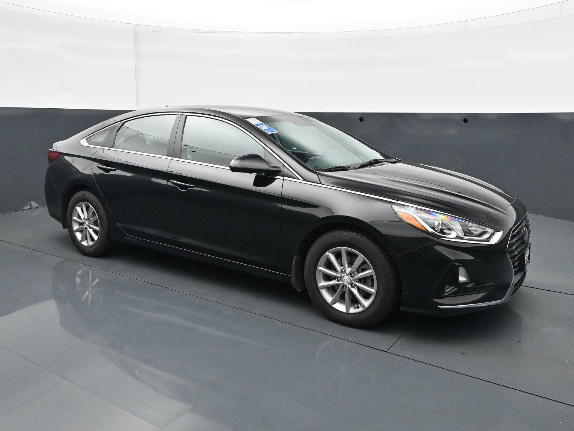 Used 2019 Phantom Black Hyundai SE 2.4L image 8