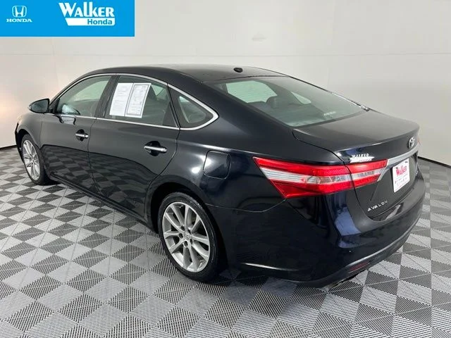 Used 2014 Black Toyota XLE Touring image 5