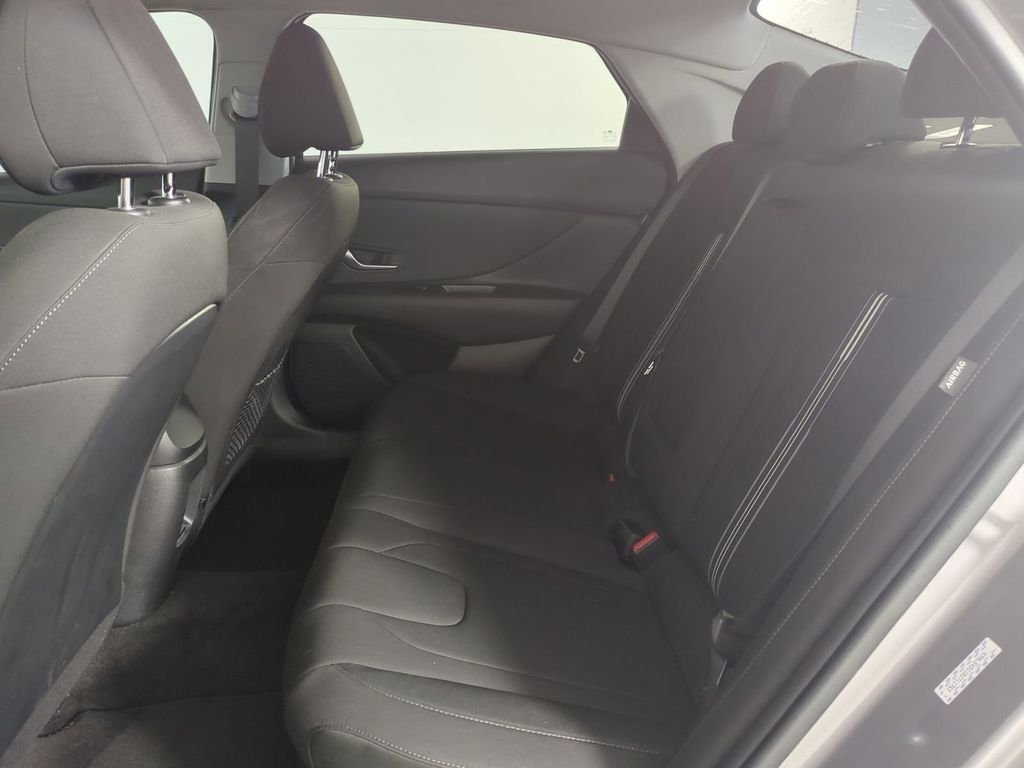 2024 Hyundai Elantra SEL - Photo 14