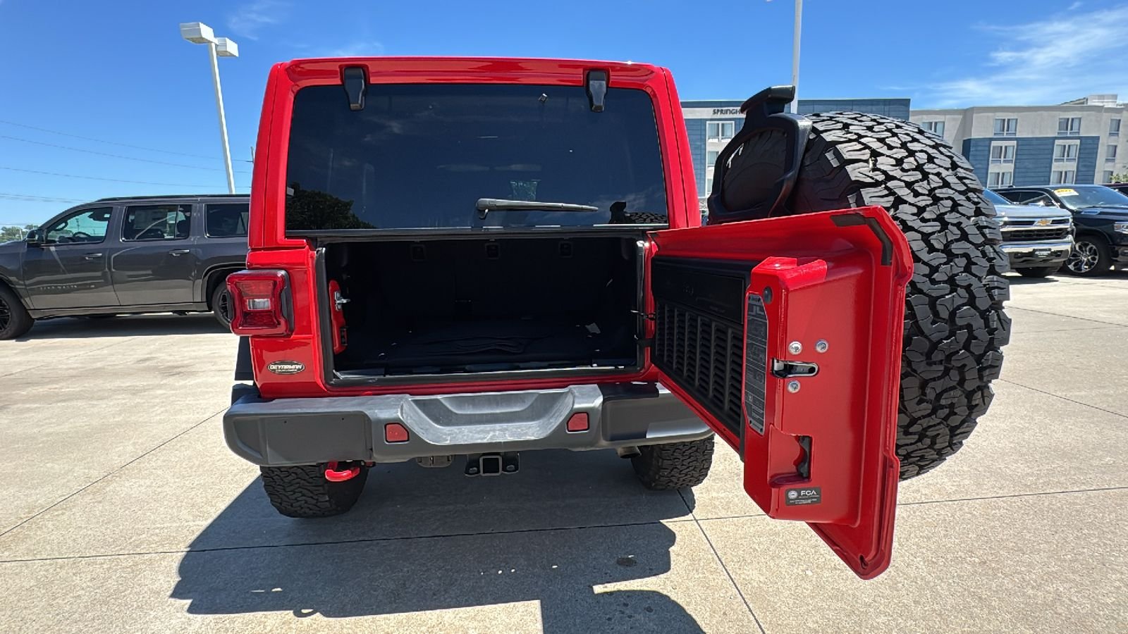 Used 2025 Red Jeep Rubicon image 14