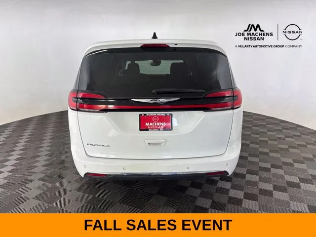 Used 2023 White Chrysler Touring L image 8
