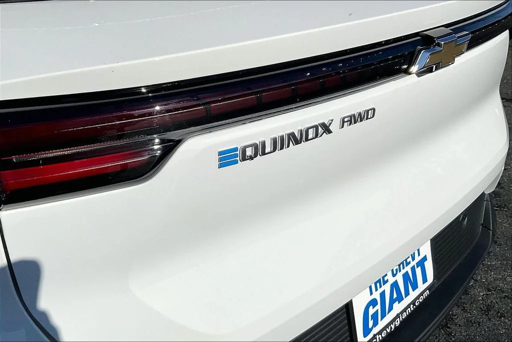 2026 Chevrolet Equinox EV 2LT - Photo 11