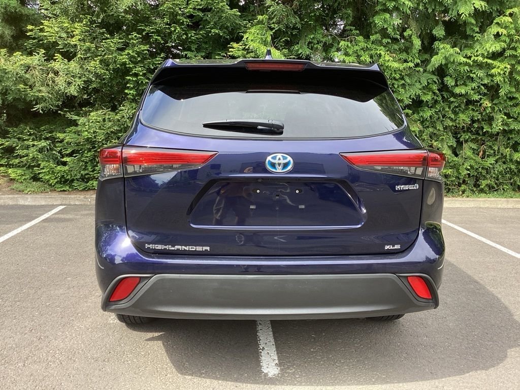 Used 2022  Toyota XLE image 21