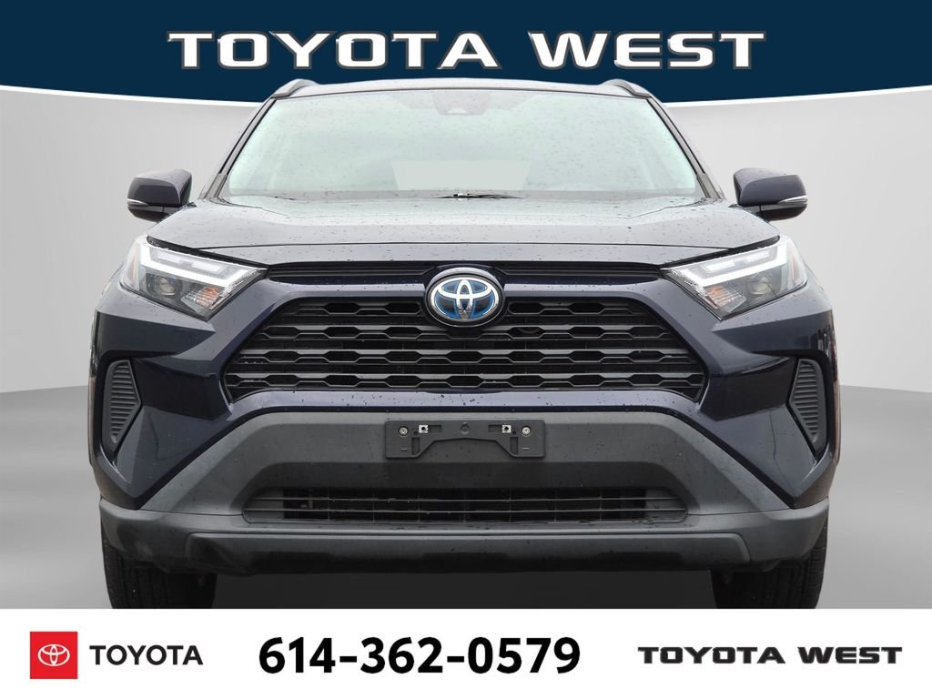 Used 2023  Toyota XLE image 2