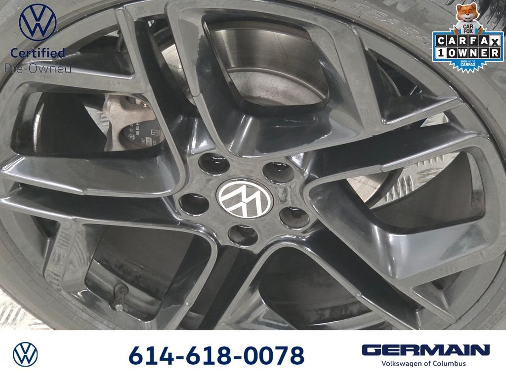 Certified Used 2025 Sandstone Volkswagen 2.0T SE R-Line Black image 12