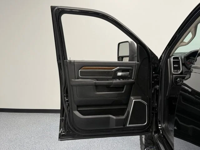 Used 2024 Black Ram Laramie image 11