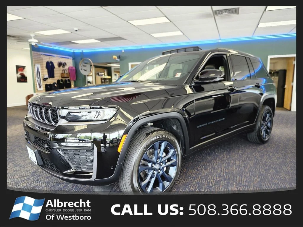 New 2026 Diamond Black Crystal Pearl-Coat Exterior Paint Jeep  image 1