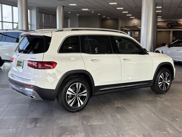 2026 Mercedes Benz GLB 250 4MATIC photo 3