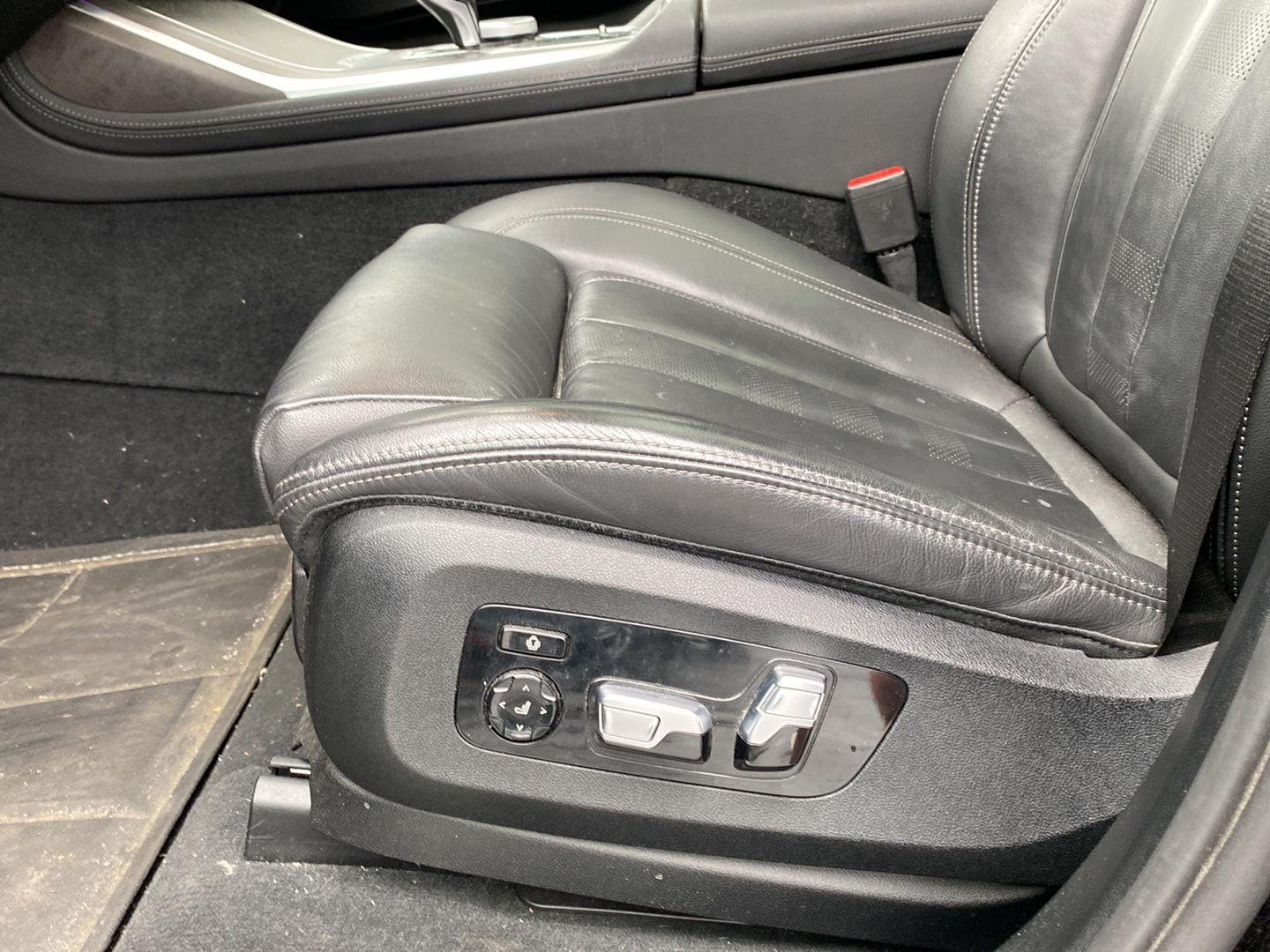 Used 2022 Black Sapphire Metallic BMW xDrive40i image 9