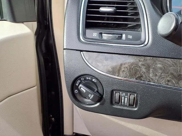 Used 2015 Gray Chrysler Touring-L image 14