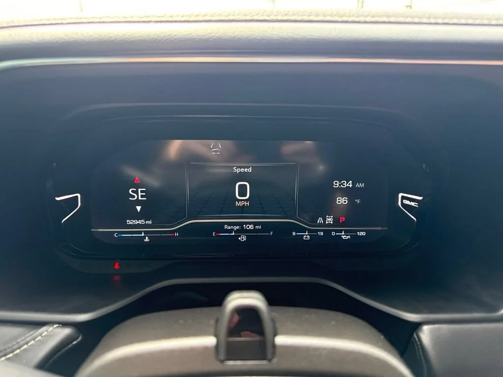Used 2023 White Frost Tricoat GMC Denali Ultimate image 31