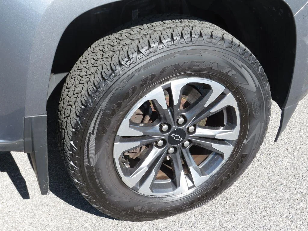 Used 2021 SATIN STEEL METALLIC Chevrolet 4WD Z71 image 11