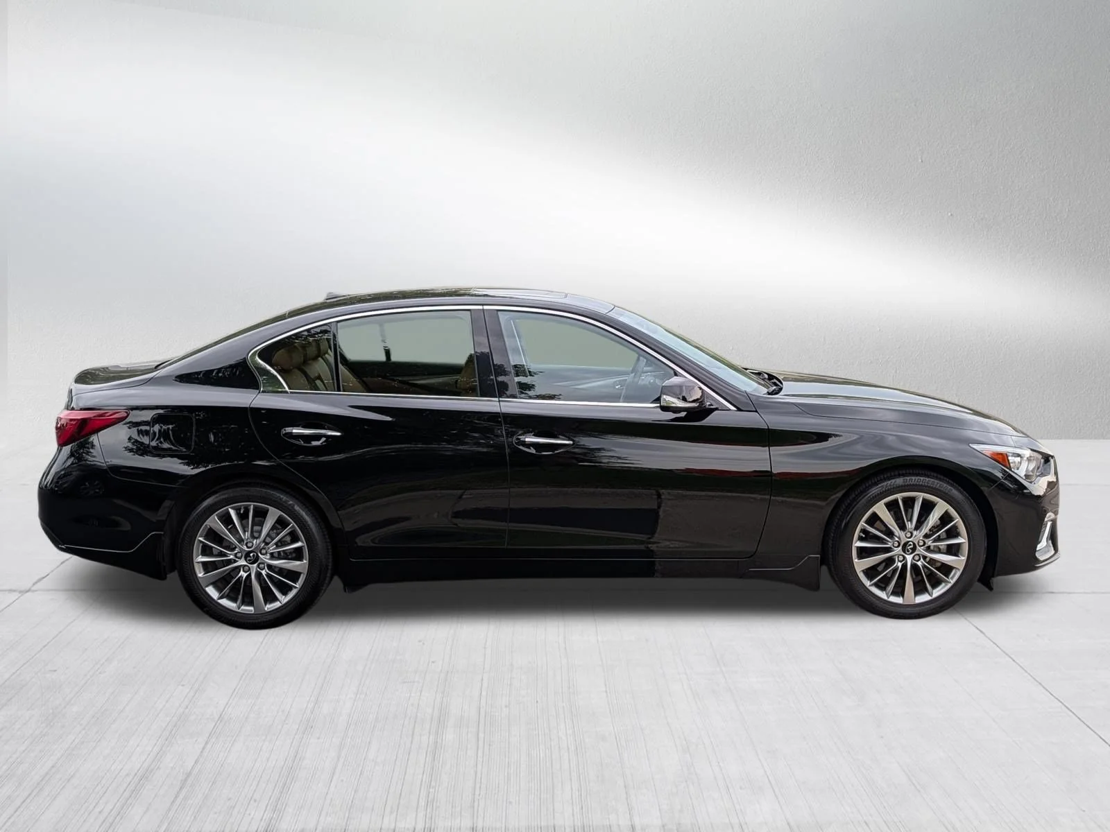 Certified Used 2023 Black Obsidian INFINITI LUXE image 8