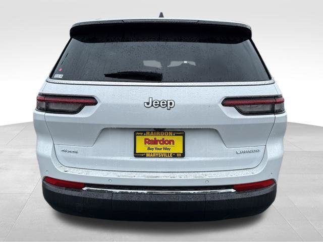 New 2026 Bright White Clear-Coat Exterior Paint Jeep Laredo X image 6