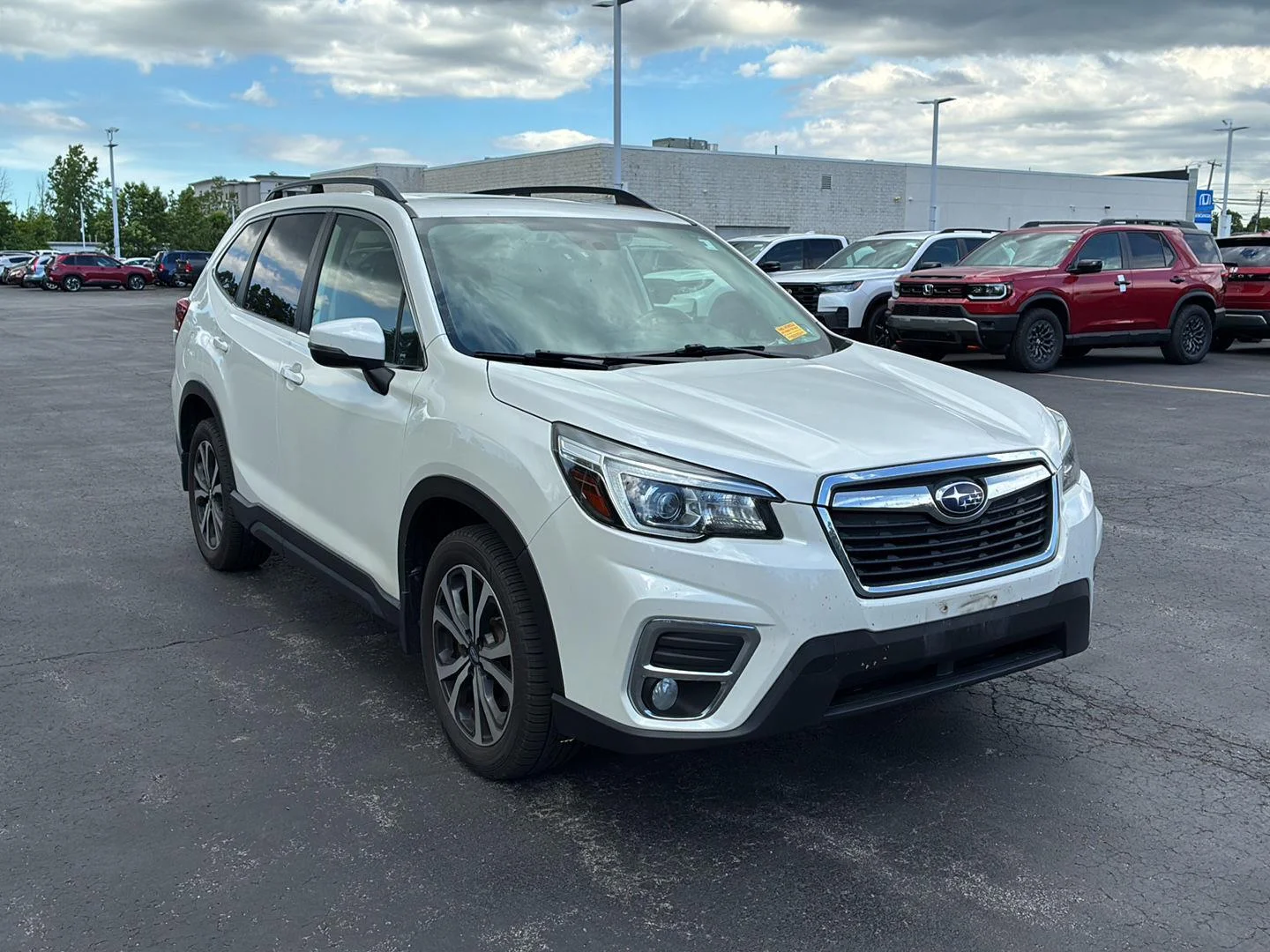 Used 2019 Crystal White Pearl Subaru Limited image 14