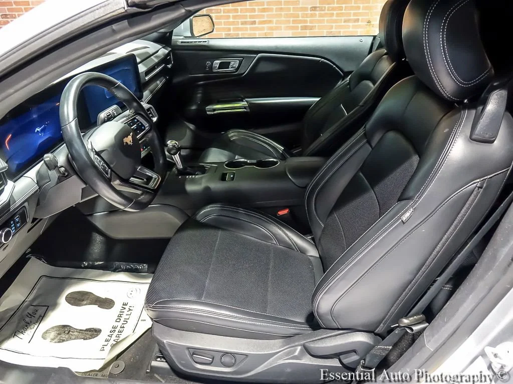 Used 2025 Silver Ford EcoBoost Premium Convertible image 12