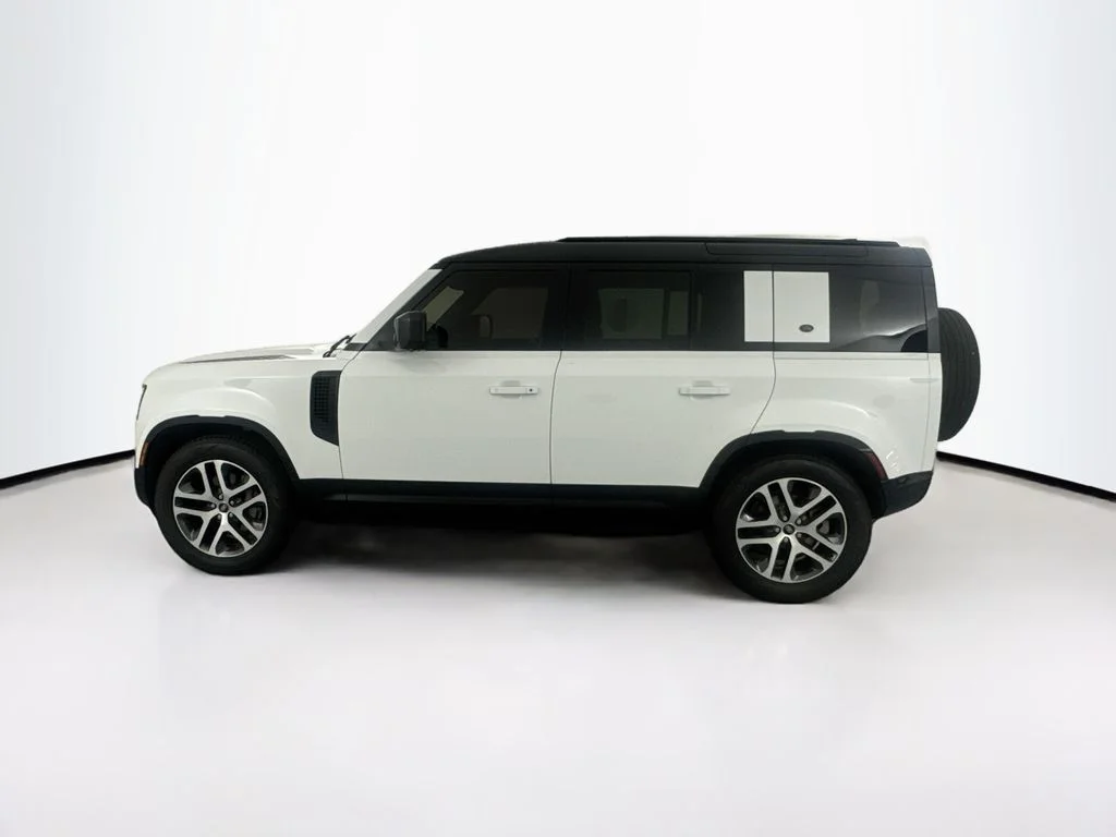 Certified Used 2022 White Land Rover X-Dynamic SE image 8