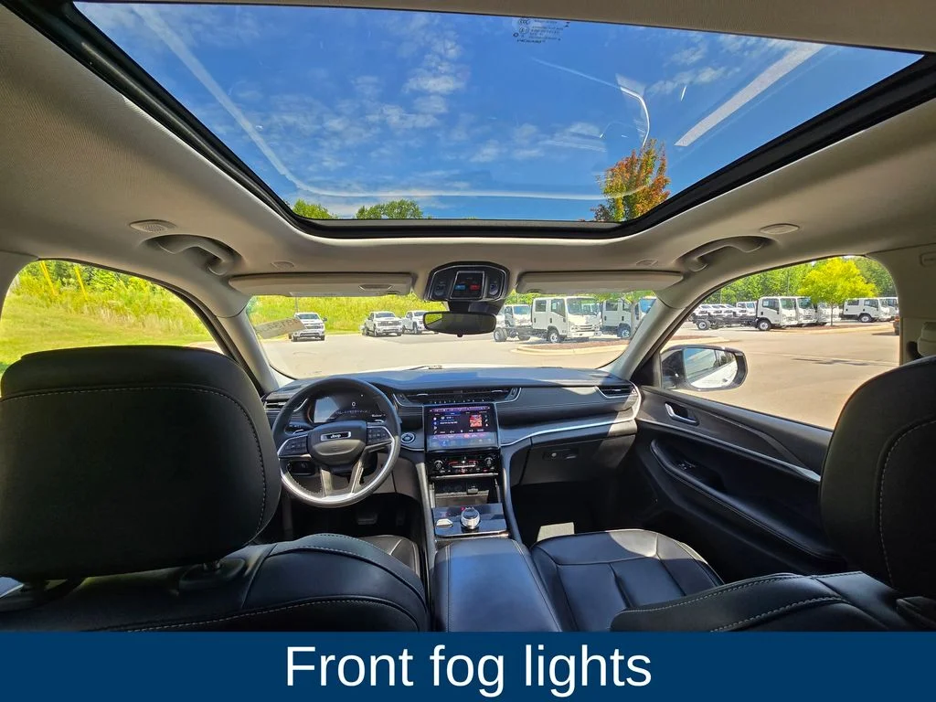 Used 2023 White Jeep Limited image 17