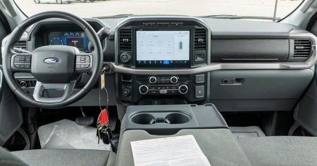 Used 2024 Oxford White Ford XLT image 13