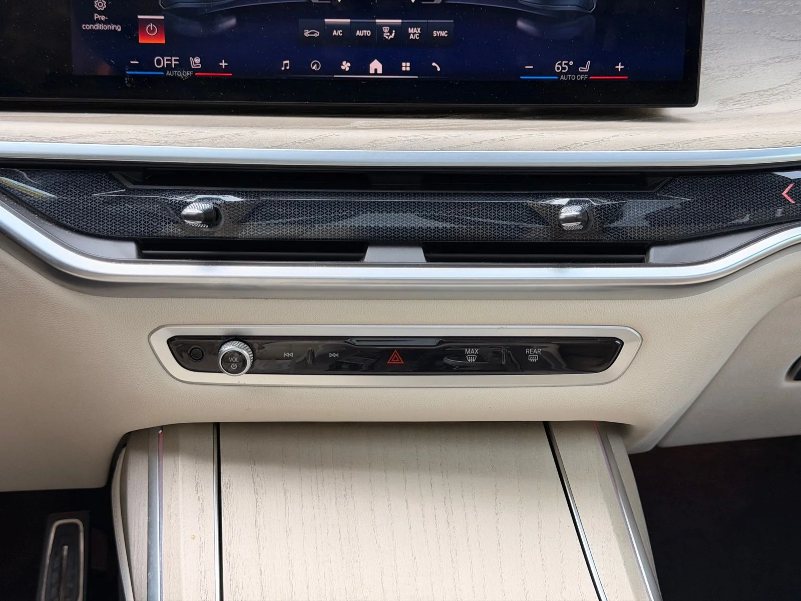 Used 2024 Gray Metallic BMW xDrive40i image 19