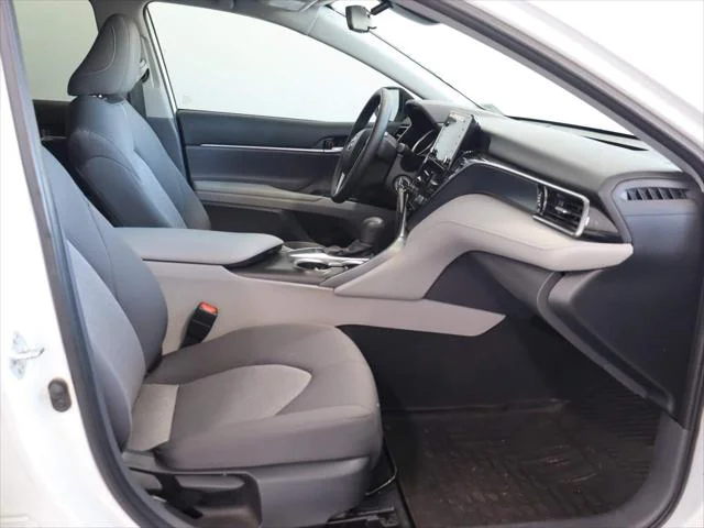 2024 Toyota Camry LE - Photo 18
