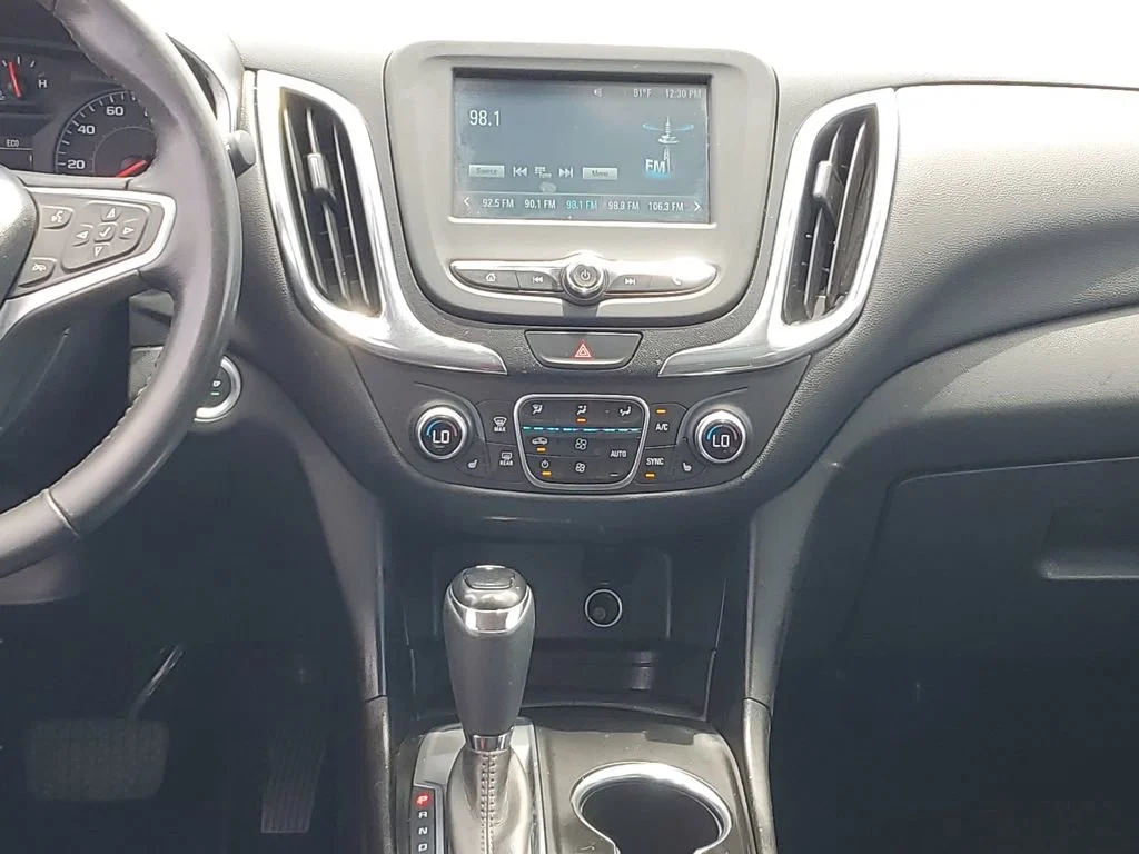Used 2018 IRIDESCENT PEARL TRICOAT Chevrolet LT image 15