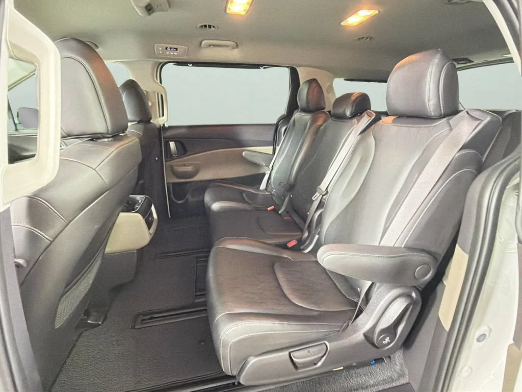 Used 2025 White Kia EX image 27