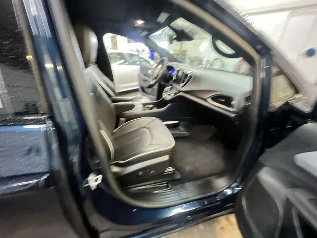 Used 2025 Blue Chrysler Limited image 26