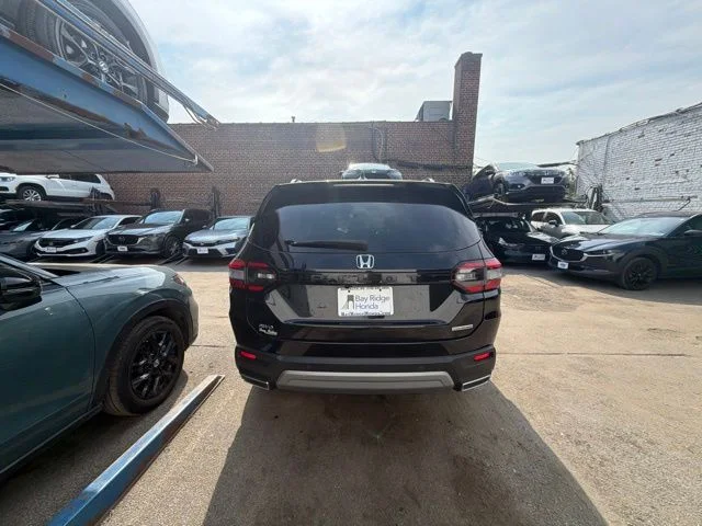 Used 2023 Black Honda Touring image 5