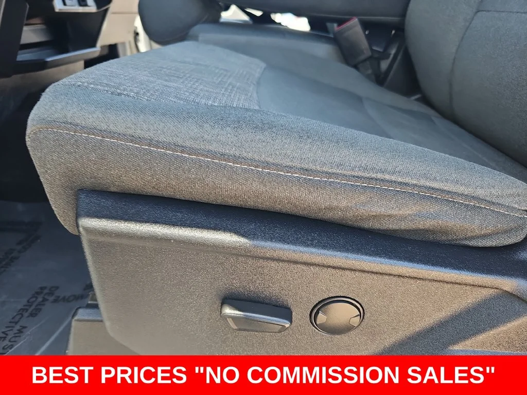 Used 2022 White Ford XLT image 28