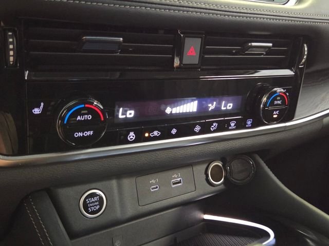 Used 2023 Gray Nissan Platinum image 23