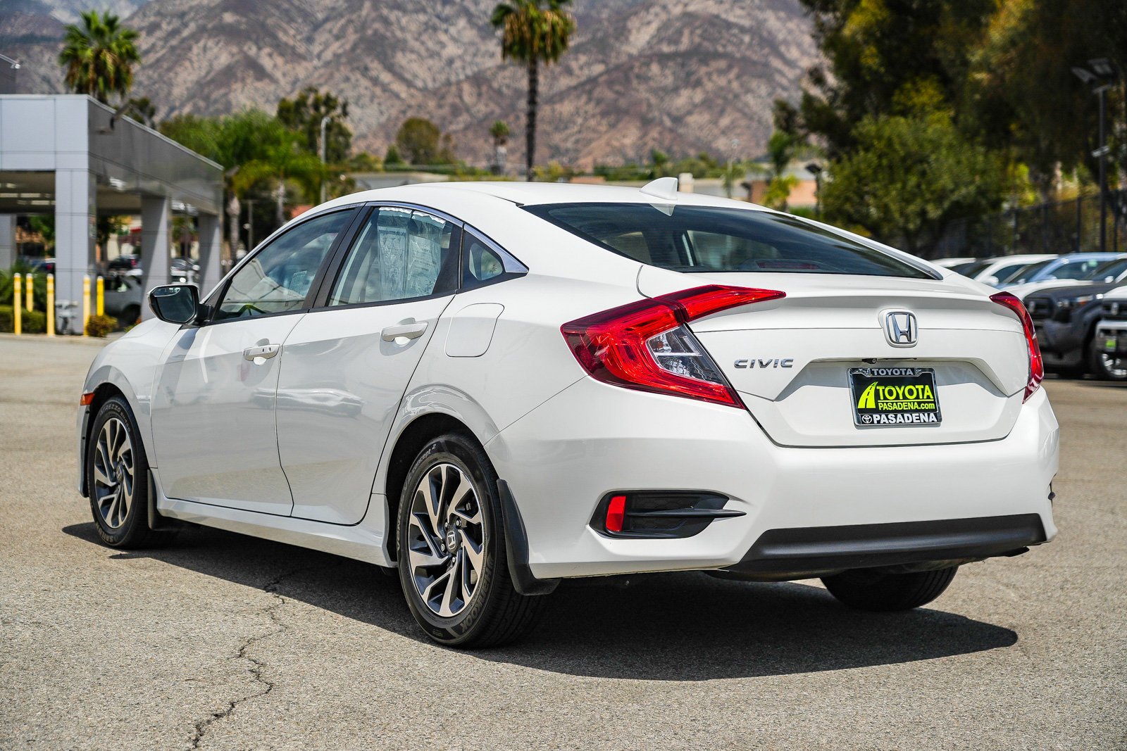 Used 2017 White Honda EX image 8