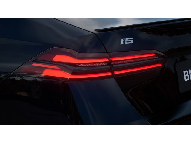New 2027 Carbon Black Metallic BMW eDrive40 image 8