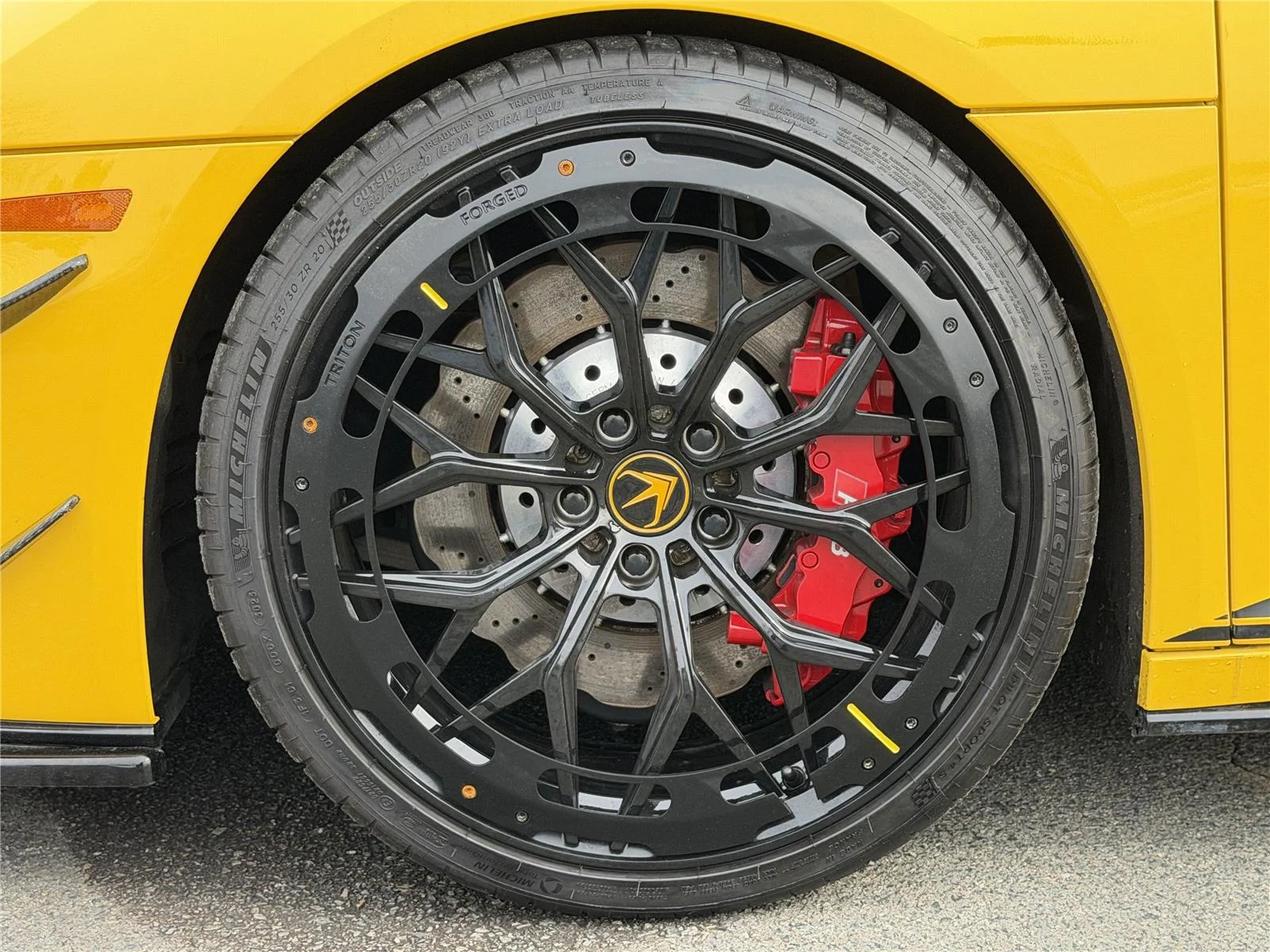 Used 2023 Vegas Yellow Audi V10 performance image 29