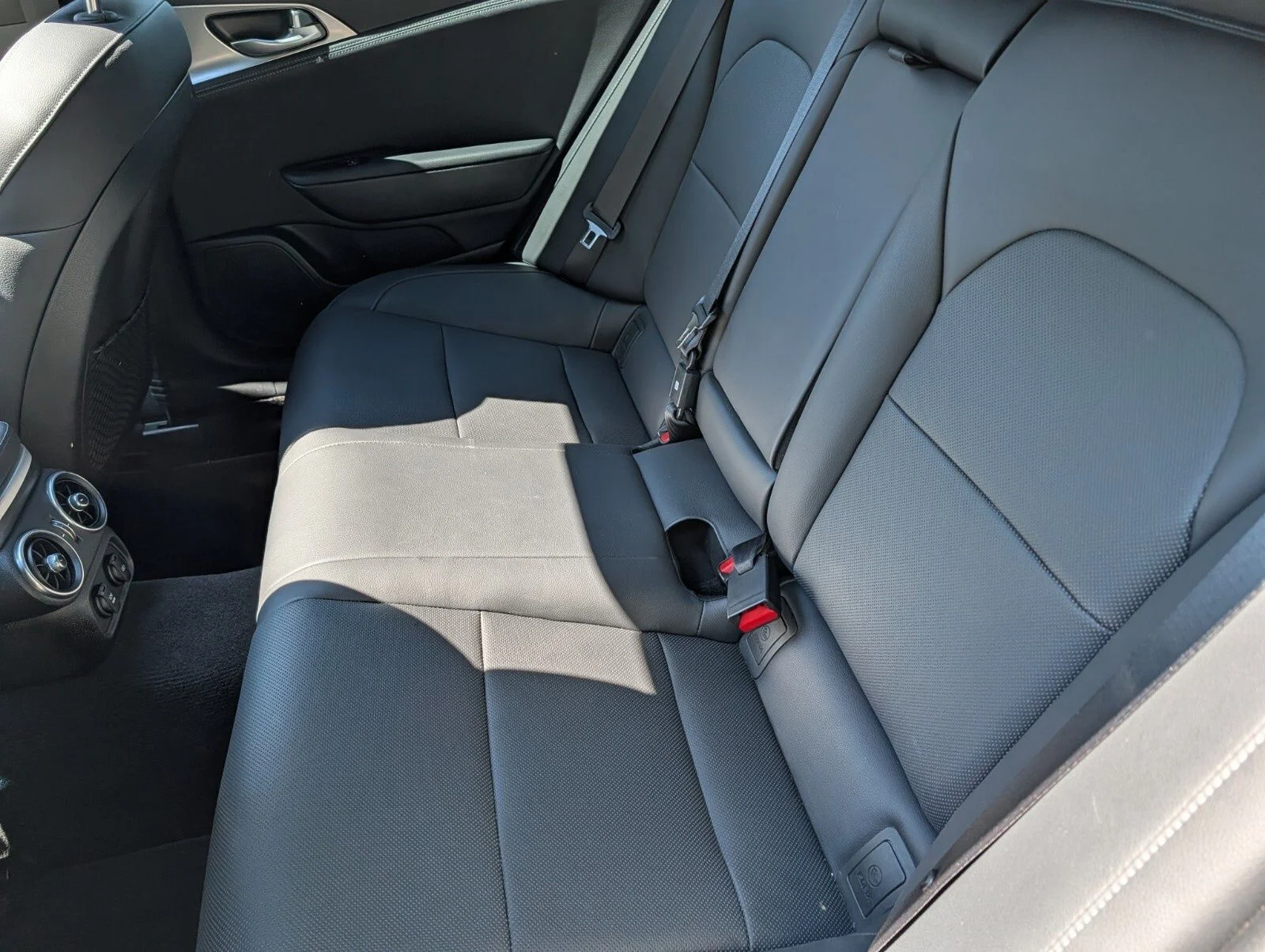 Used 2022 White Kia GT1 image 21