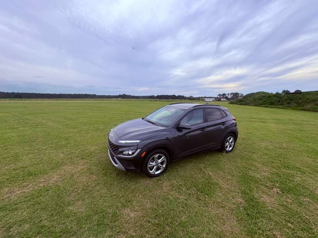 Used 2023 Gray Hyundai SEL image 32